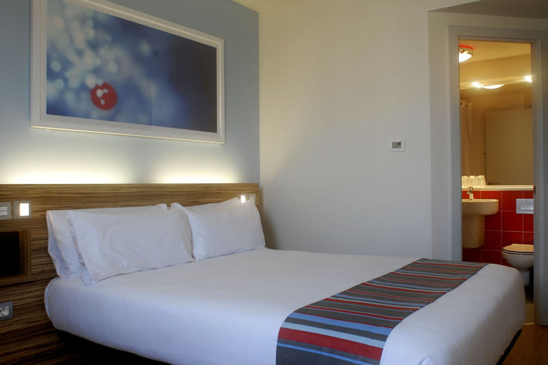 Travelodge London Central Waterloo מראה חיצוני תמונה