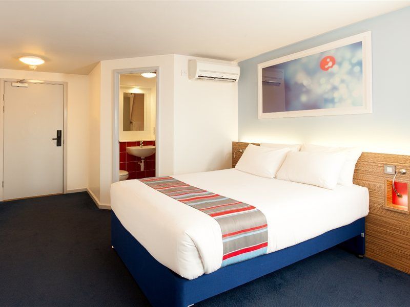 Travelodge London Central Waterloo מראה חיצוני תמונה